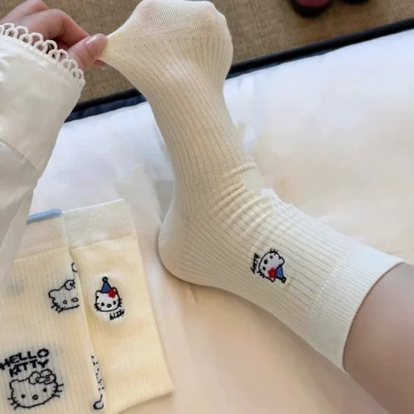 sg-11134201-8259f-mg6pj5exbjewfc Set of 5 Hello Kitty High-Collar Cotton Socks